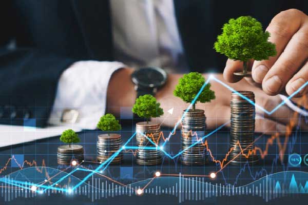 做“鬼”也要冲KPI,职场真相都在这部小而美里(2025年02月26日)