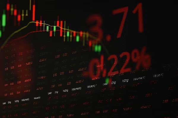 给外卖骑手交五险一金，不是唯一正确的解决方案(2025年03月01日)